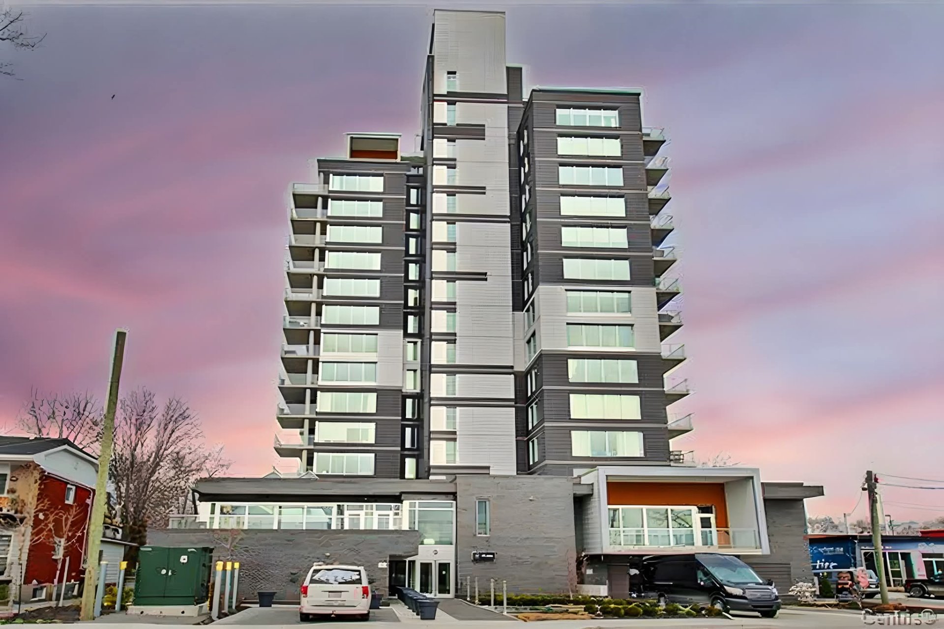 #111 - 9 Boul. des Prairies