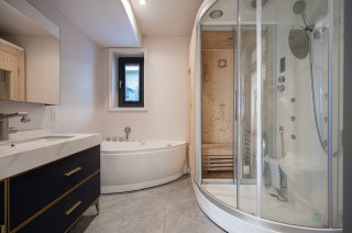 Ensuite bathroom