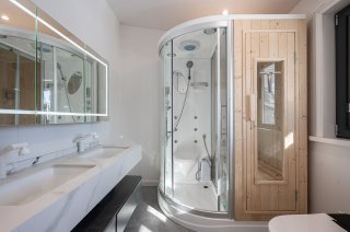 Ensuite bathroom