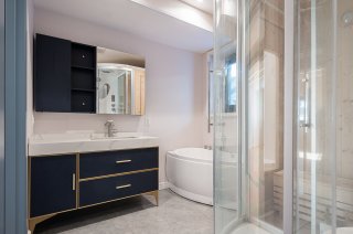 Ensuite bathroom