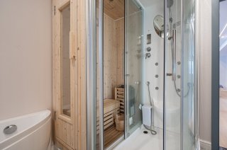 Ensuite bathroom