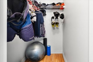 Walk-in closet