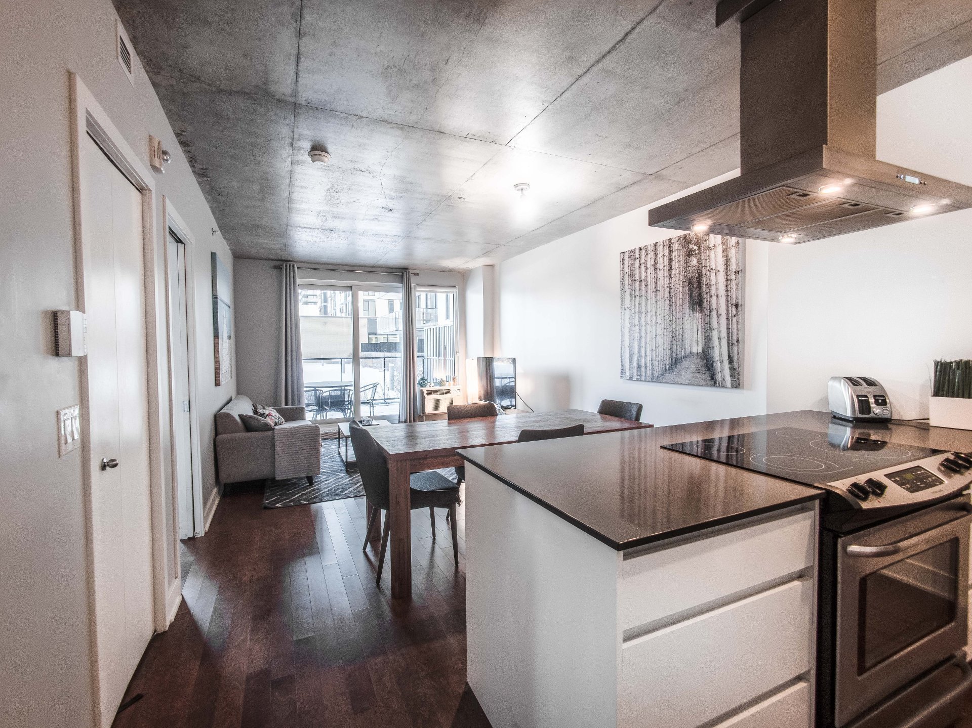 #312 - 235 Rue Peel