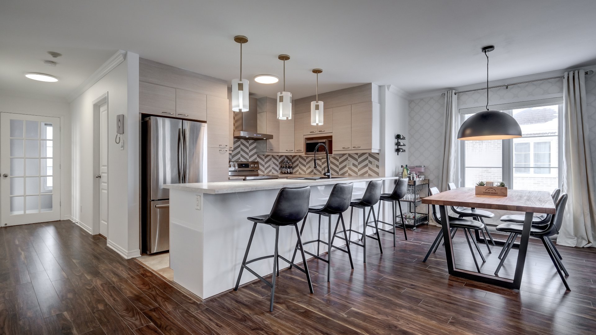 #5 - 555 Boul. St-Luc