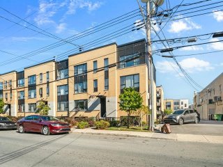 #3 - 7625 Av. Léonard-De Vinci