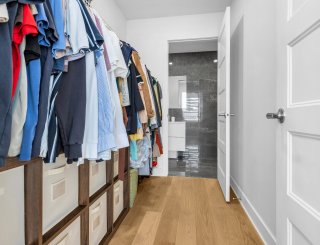 Walk-in closet