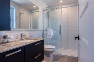 Salle de bains attenante à la CCP