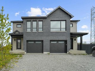 242 Rue du Petit-Village