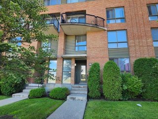 #202 - 2900 Rue Édouard-Montpetit