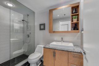 Salle de bains attenante à la CCP