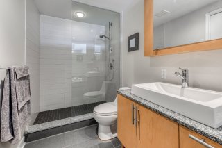 Salle de bains attenante à la CCP