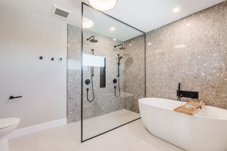 Salle de bains attenante à la CCP