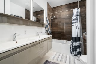 Ensuite bathroom