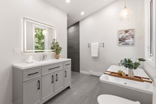 Ensuite bathroom