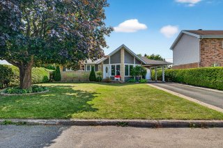 200 Rue Hilltop