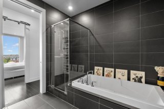 Salle de bains attenante à la CCP