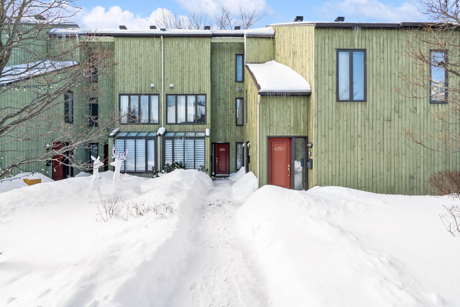 4252 Rue de la Seine