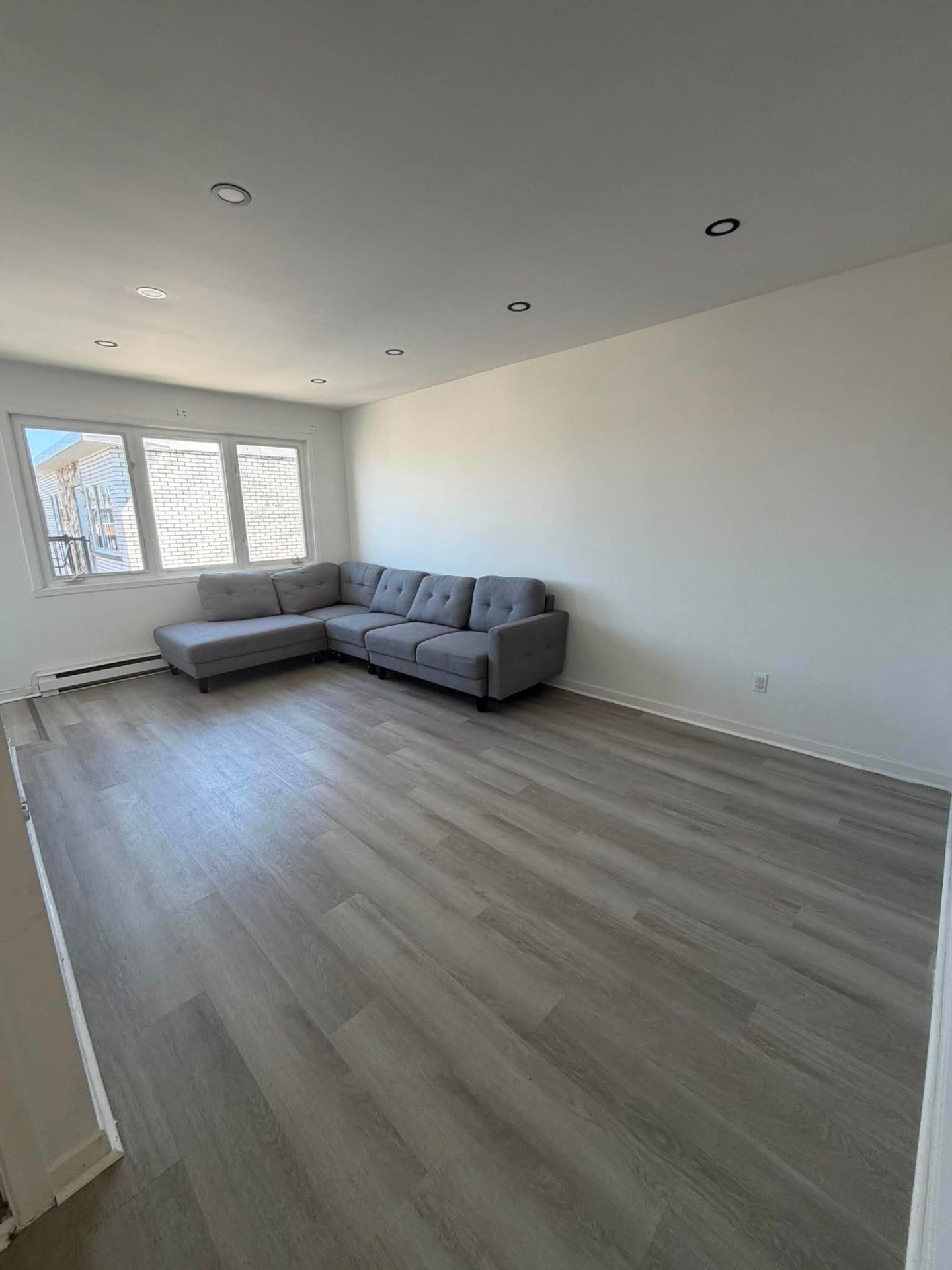 9024 Place de Louresse N.
