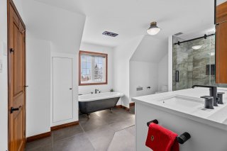 Ensuite bathroom