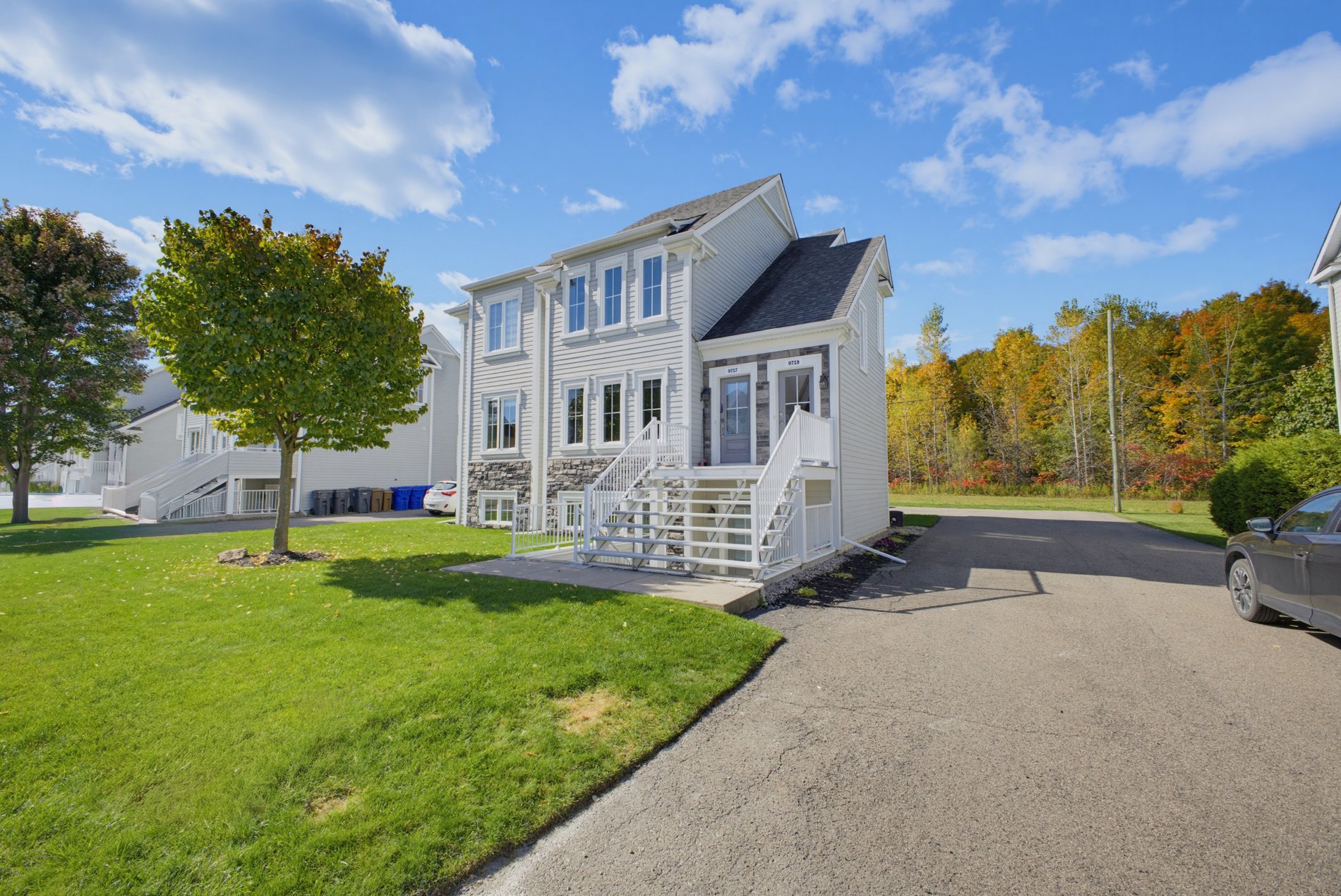 9715 Rue Yvon-Paiement