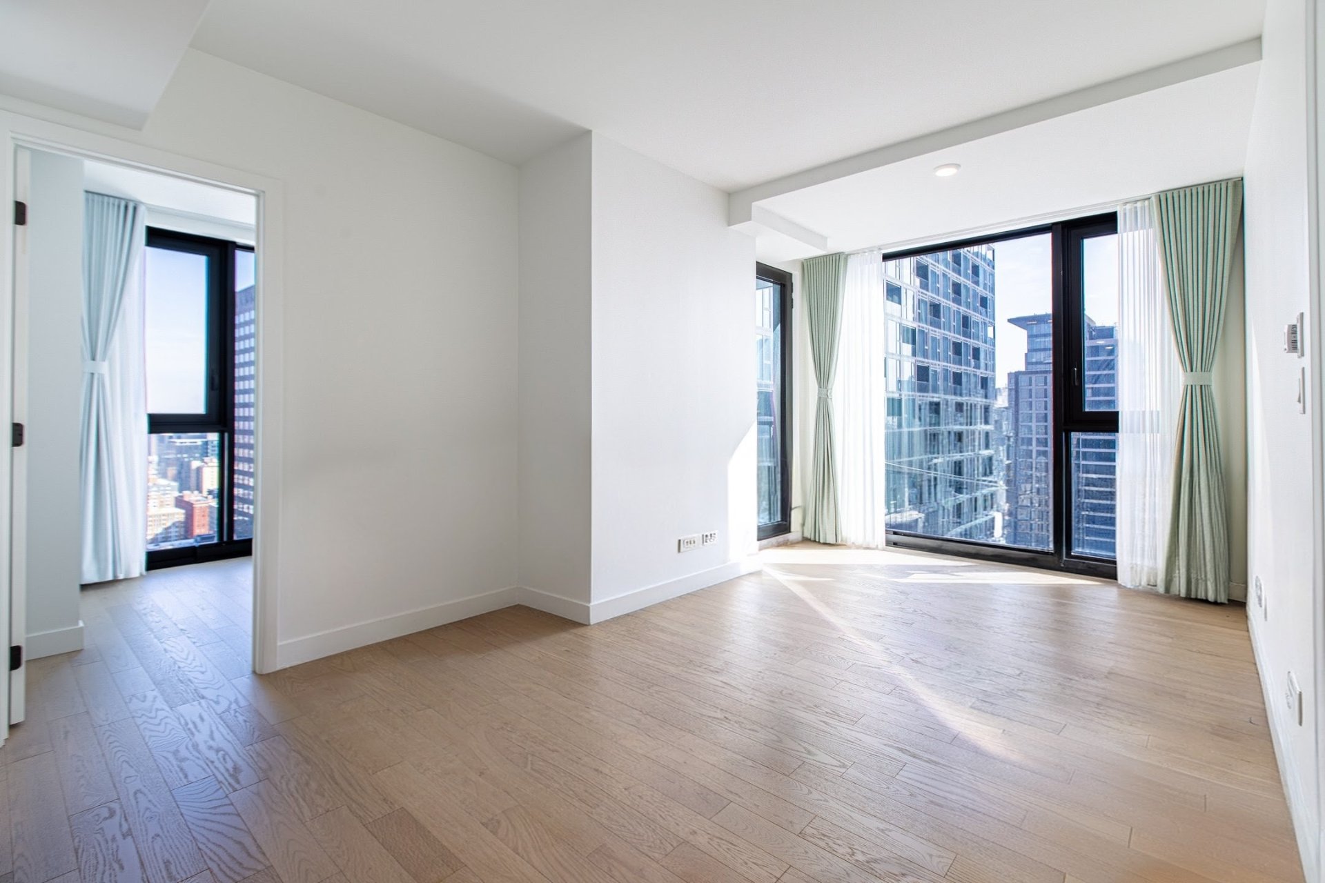 #2801 - 1245 Rue De Bleury