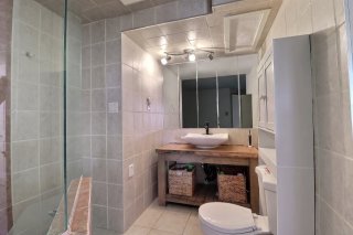 Salle de bains attenante à la CCP