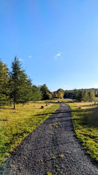 Accès au plan d'eau