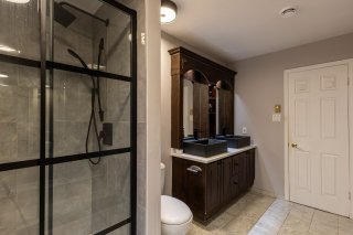 Ensuite bathroom