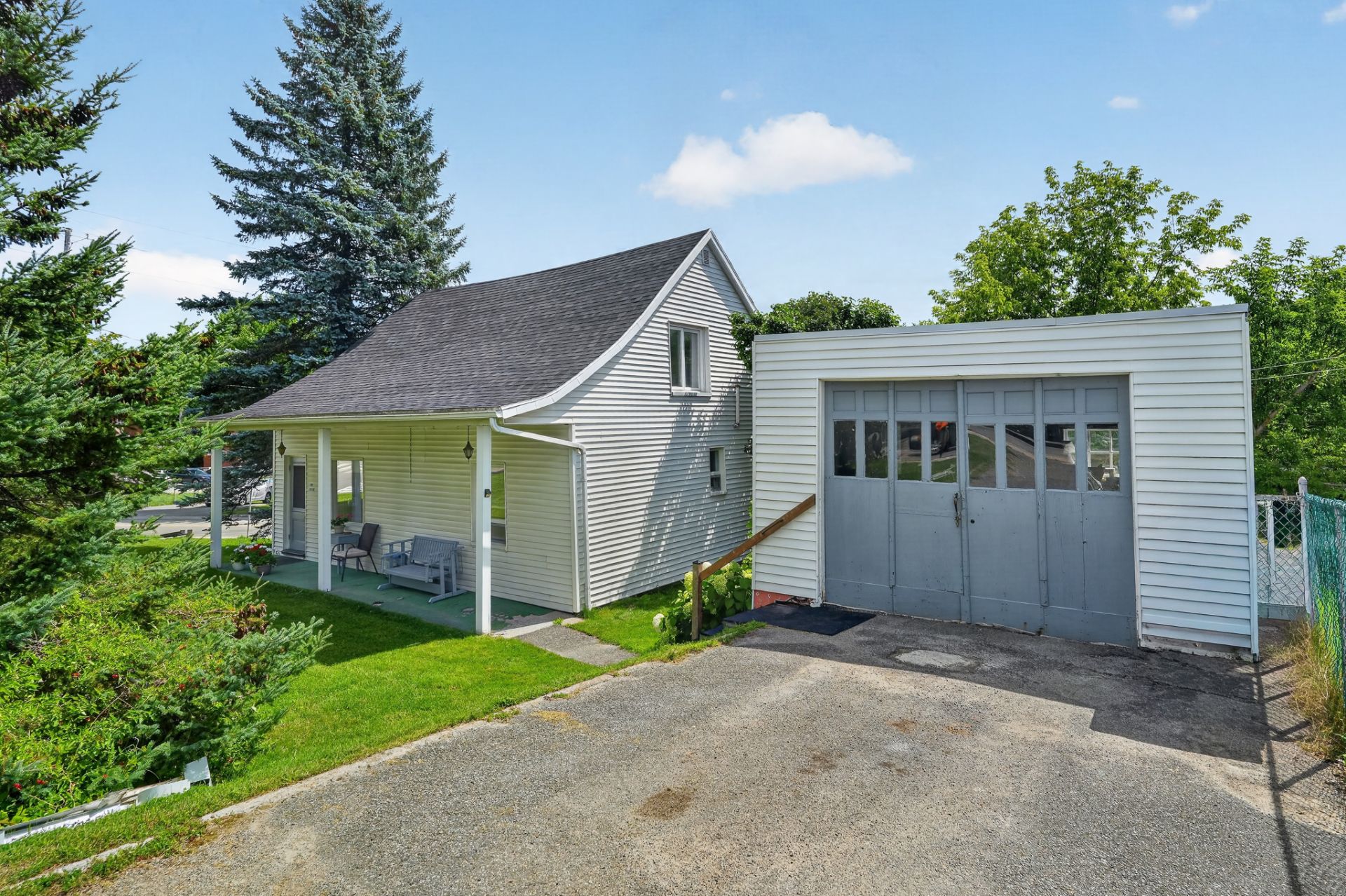 490 Rue Racine