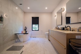 Ensuite bathroom