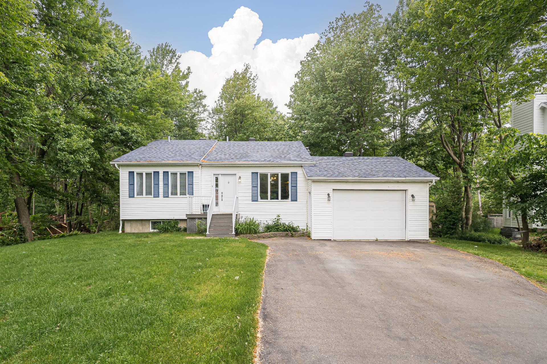 1072 Mtée St-Robert