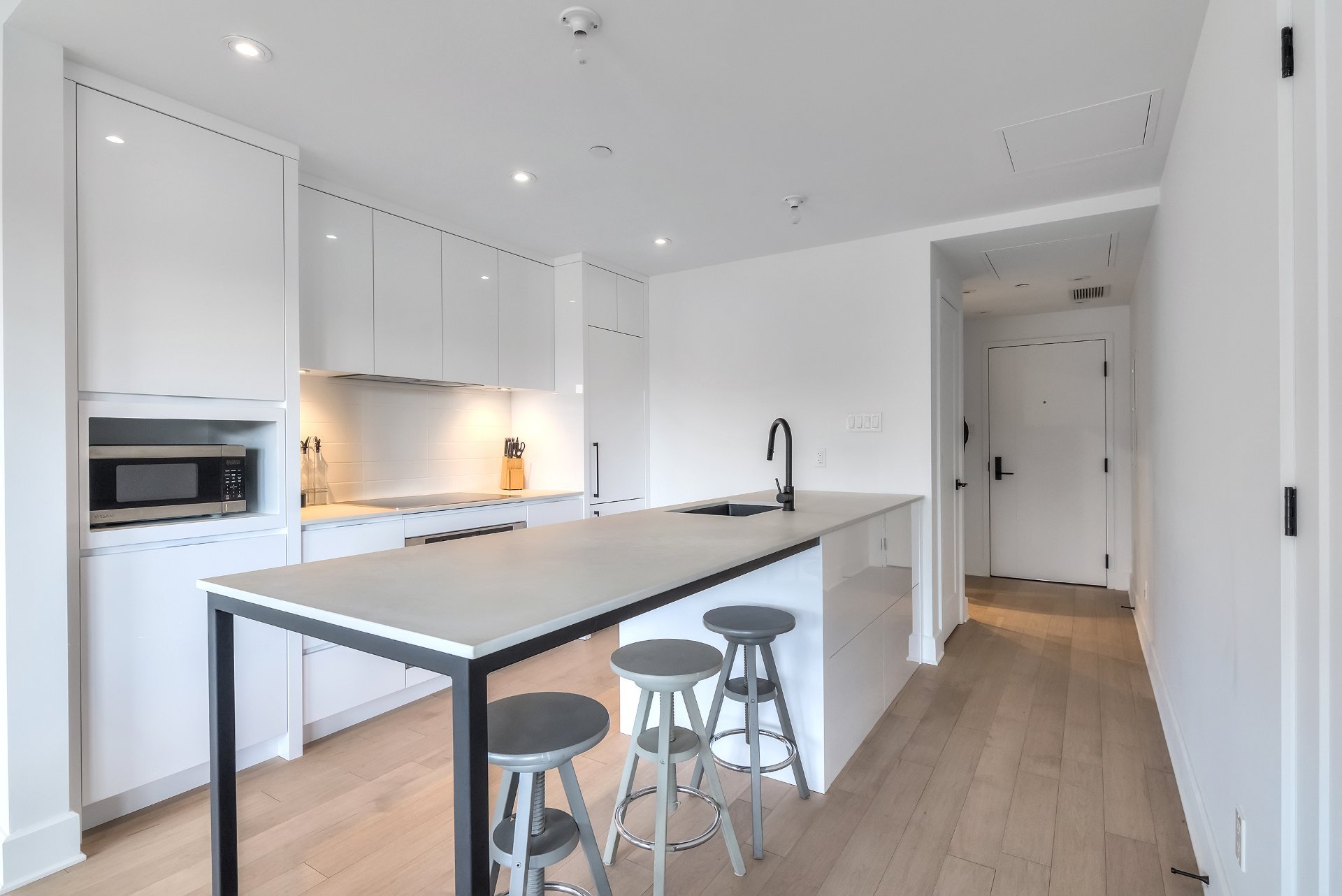 #E116 - 38 Rue du Square-Sir-George-Étienne-Cartier