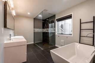 Salle de bains attenante à la CCP