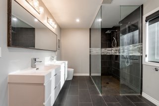 Salle de bains attenante à la CCP