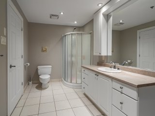 Salle de bains attenante à la CCP