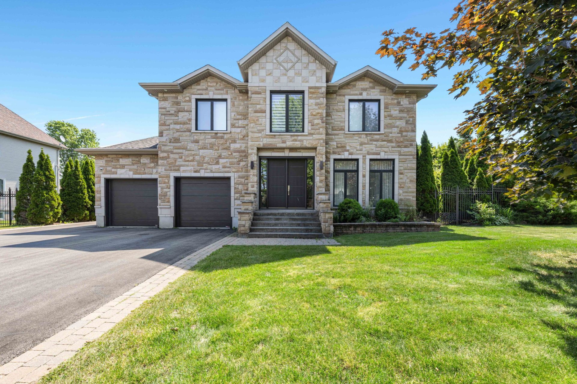 45 Rue Jean-Paul-Lemieux