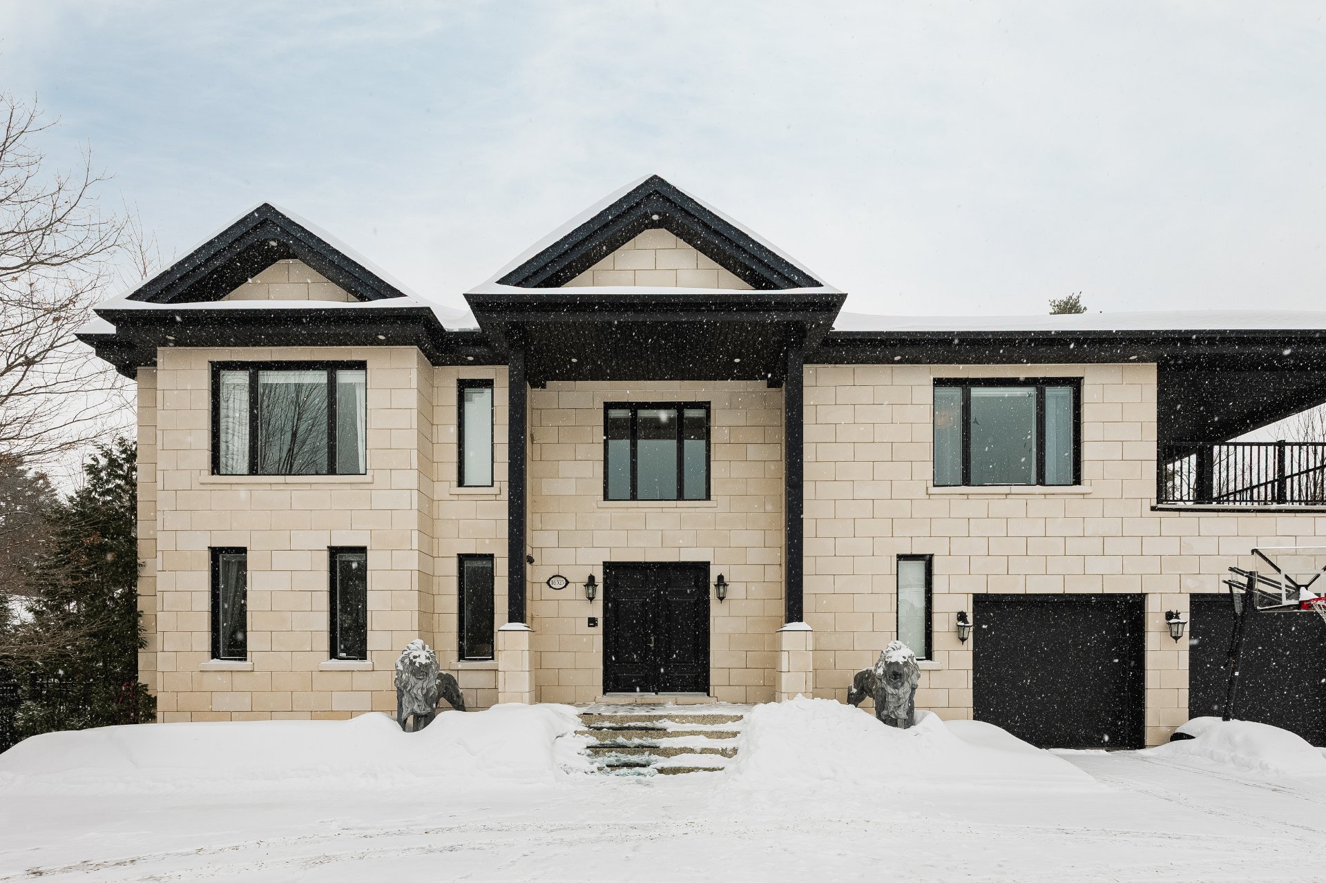 16325 Rue de l'Esplanade