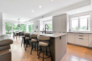#101 - 384 Rue Girard