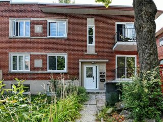9390 Av. De Chateaubriand