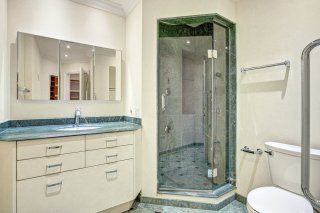 Salle de bains attenante à la CCP