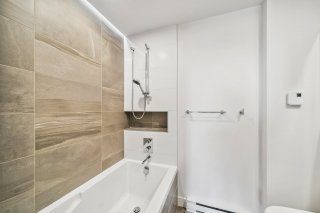 Salle de bains attenante à la CCP