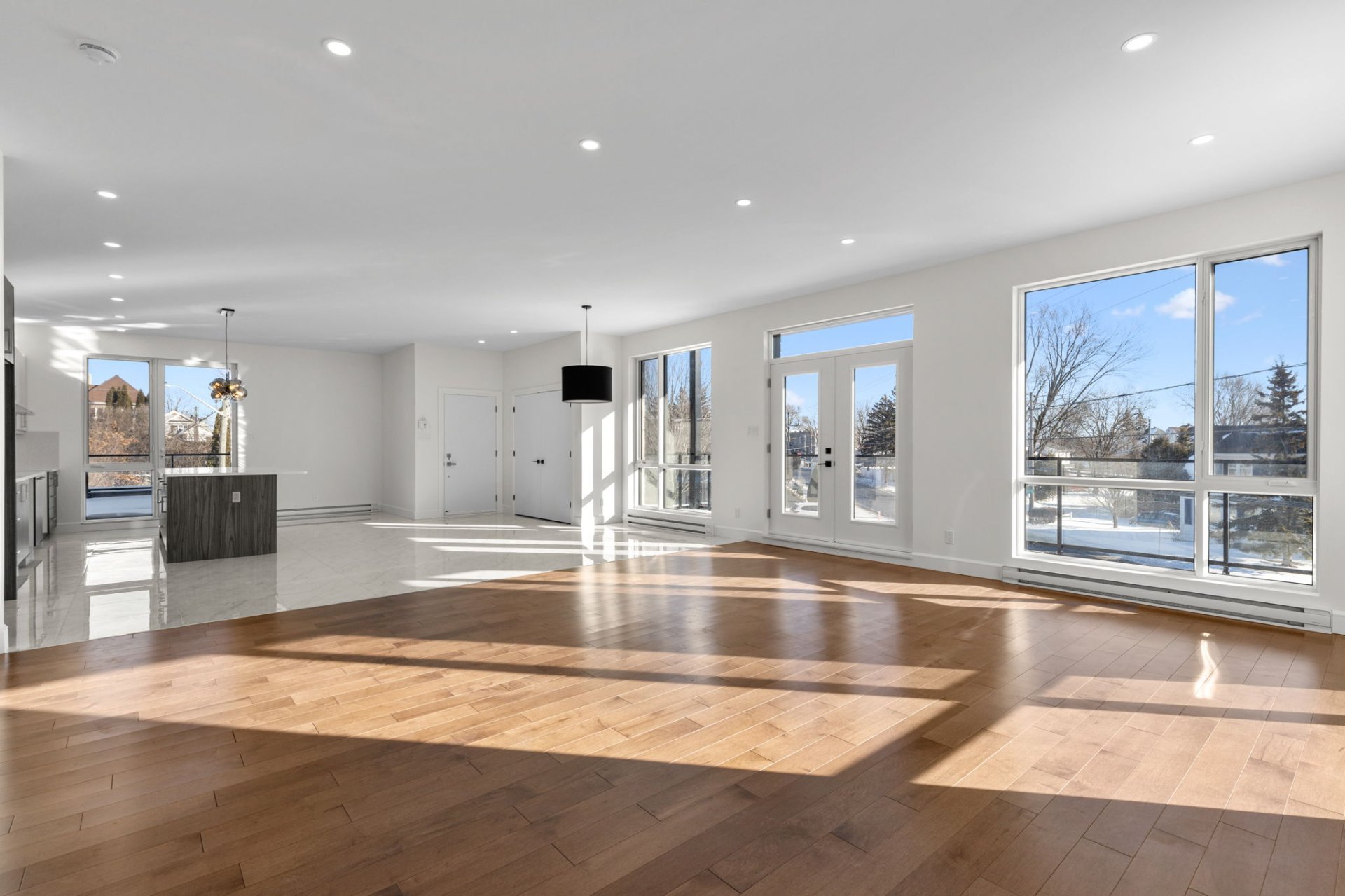 #200 - 1031 Ch. du Bord-de-l'Eau