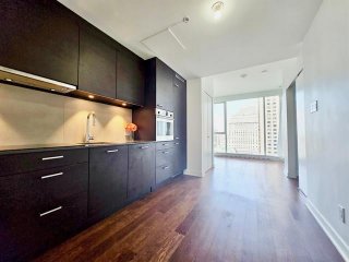 #1802 - 1155 Rue de la Montagne