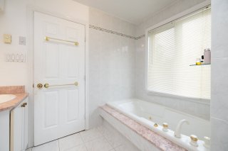 Ensuite bathroom