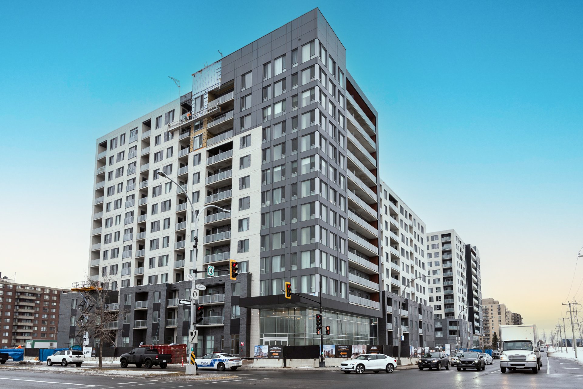 #812 - 3000 Boul. Thimens