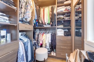 Walk-in closet