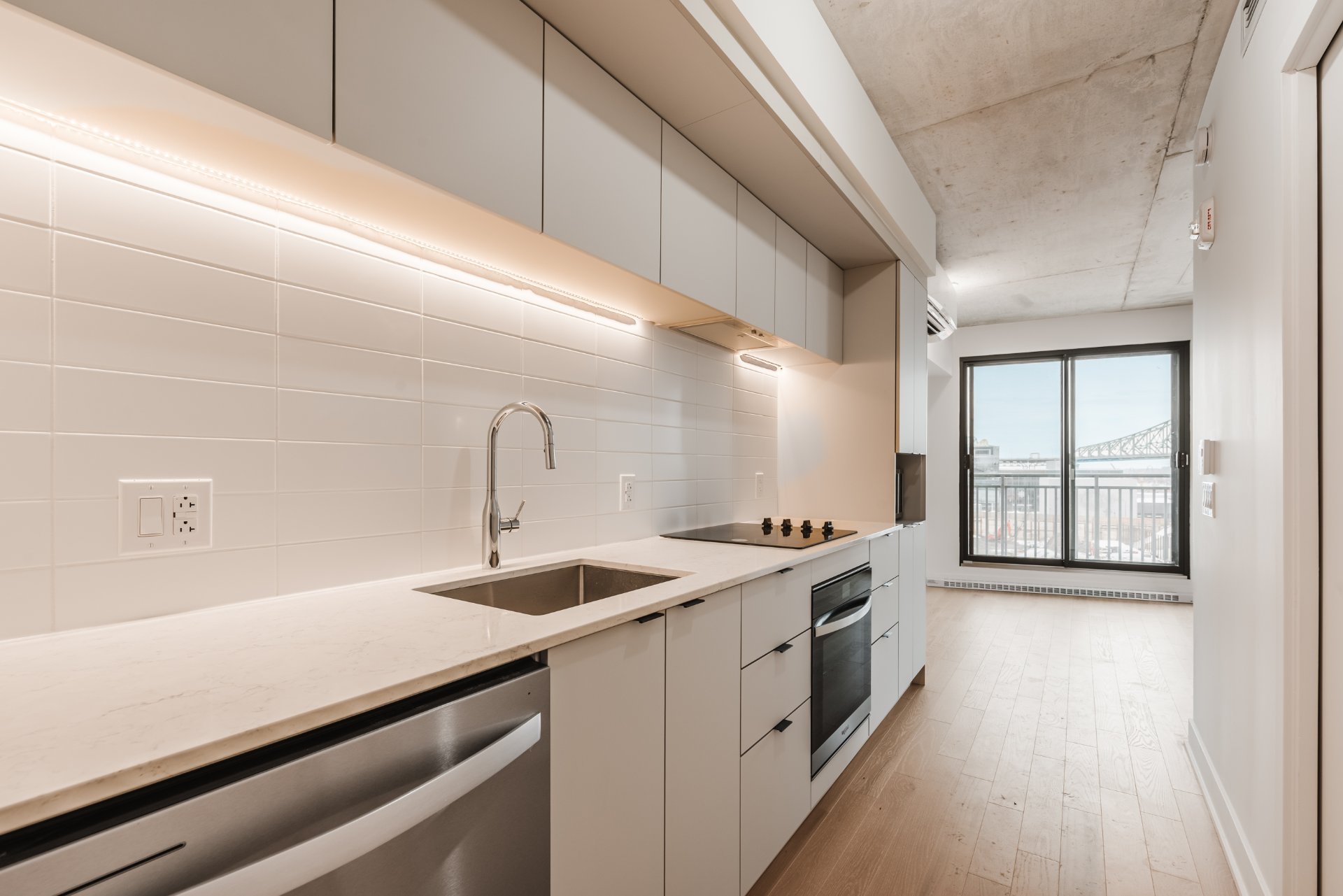 #813 - 1220 Boul. René-Lévesque E.