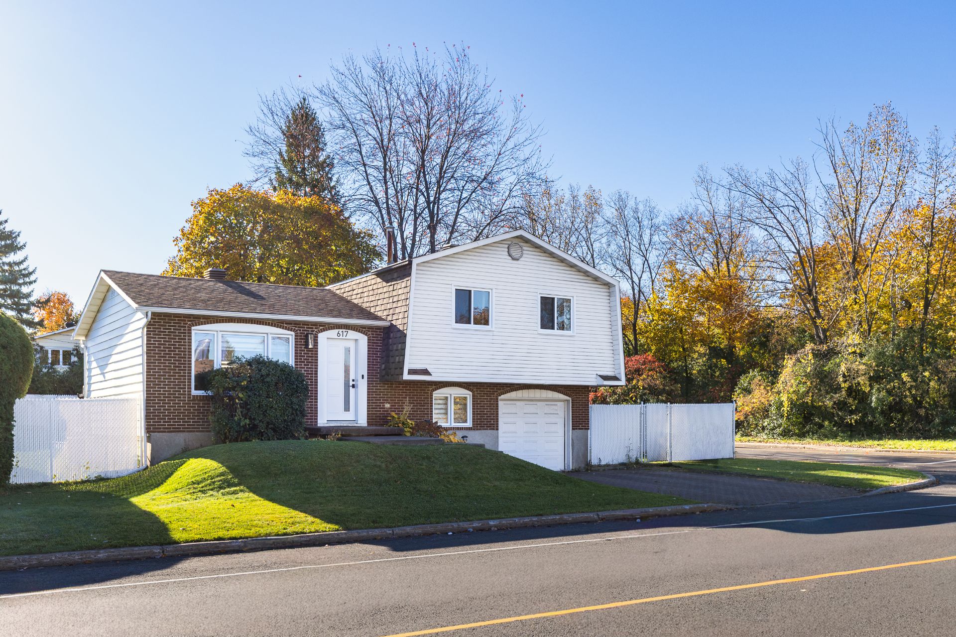 617 Rue Shakespeare