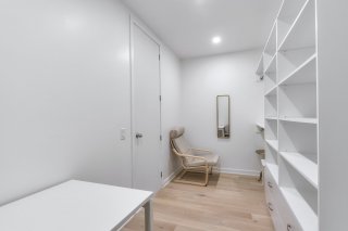 Walk-in closet