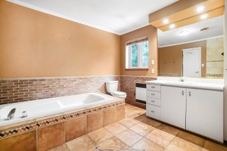 Ensuite bathroom